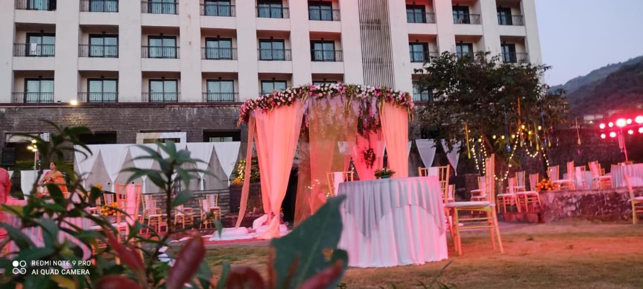 Celebration Lavasa Hotel Ngoại thất bức ảnh