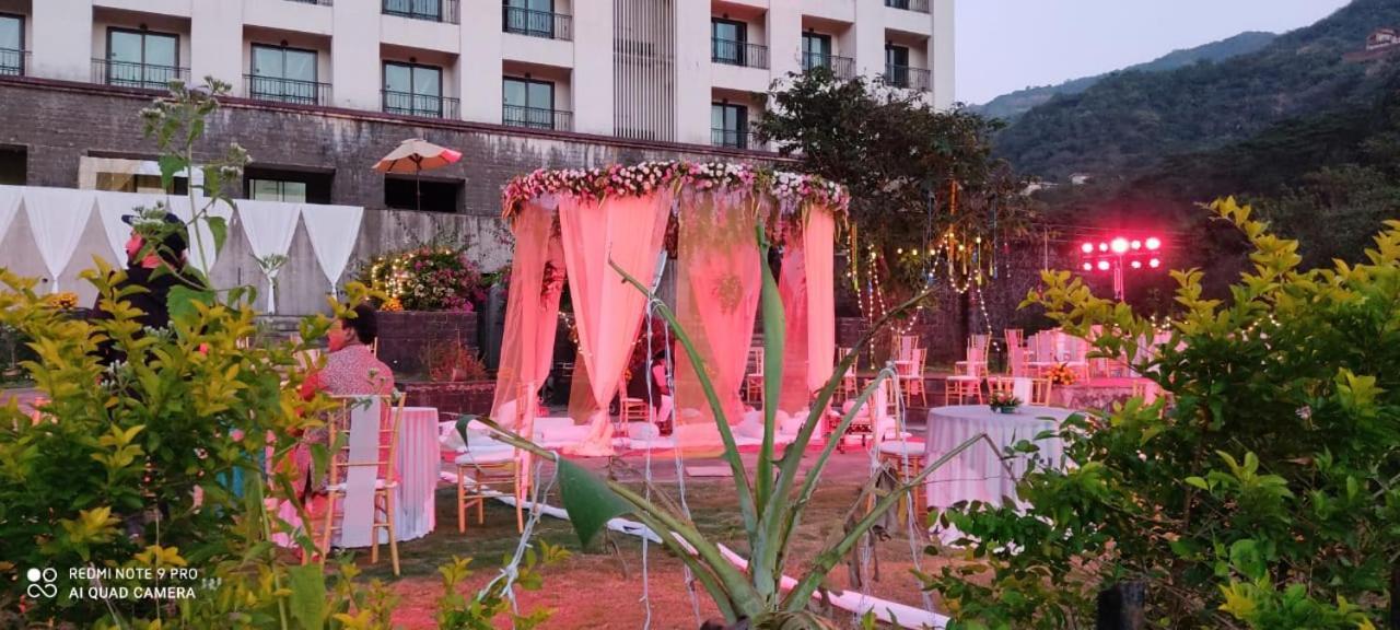 Celebration Lavasa Hotel Ngoại thất bức ảnh