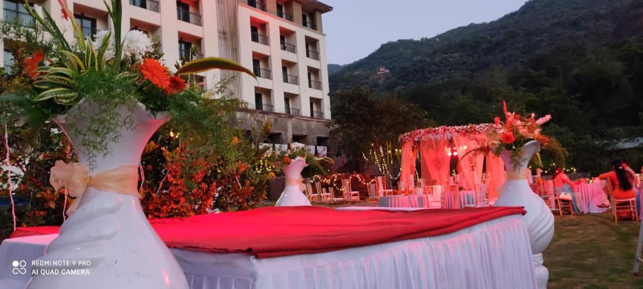 Celebration Lavasa Hotel Ngoại thất bức ảnh